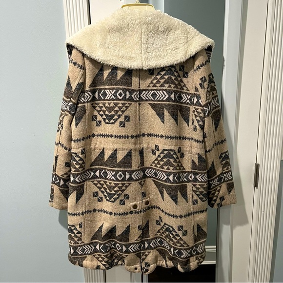 Kendall & Kylie Winter Coat - Picture 3 of 4